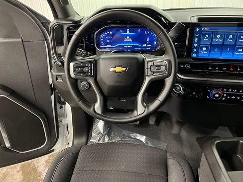 Certified 2025 Chevrolet Silverado 1500 LT AWD/4WD image 18