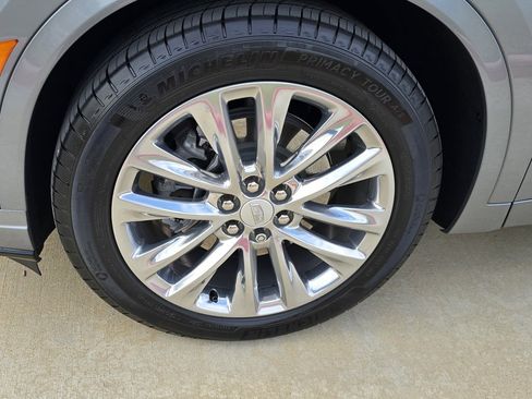 Used 2024 Cadillac XT6 Premium Luxury w/ Technology Package image 9