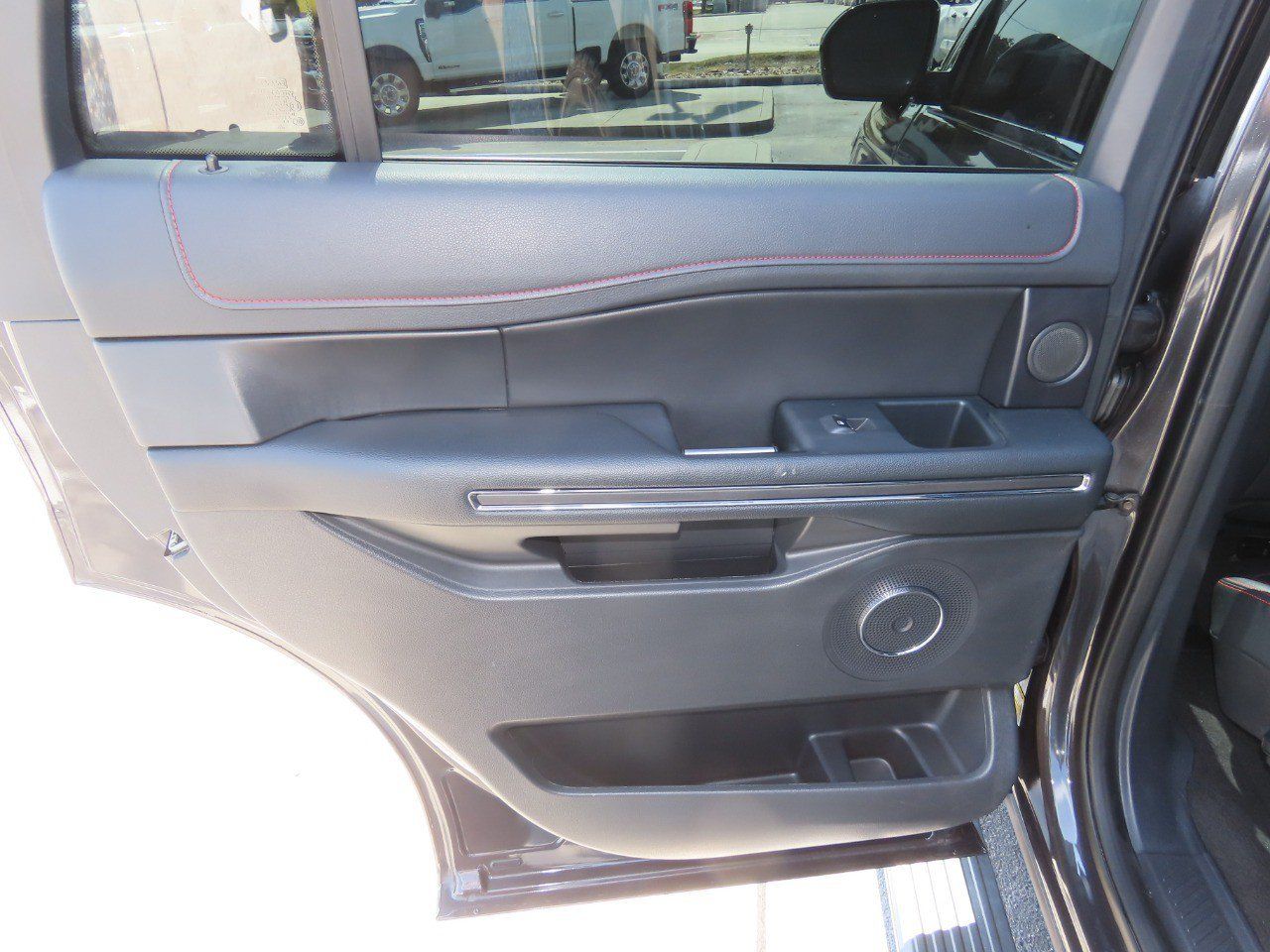 Used 2023 Ford Expedition Limited RWD image 17