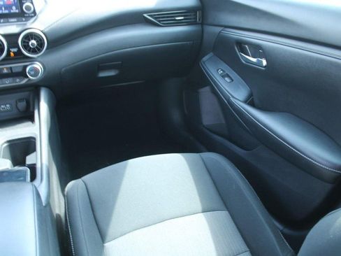 Used 2024 Nissan Sentra SV FWD image 17