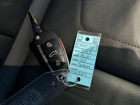 Used 2025 Audi Q3 2.0T Premium image 29