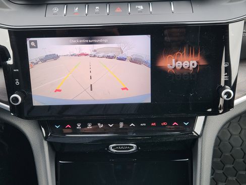 New 2026 Jeep Grand Cherokee L Limited w/ Limited Altitude Package AWD/4WD image 14