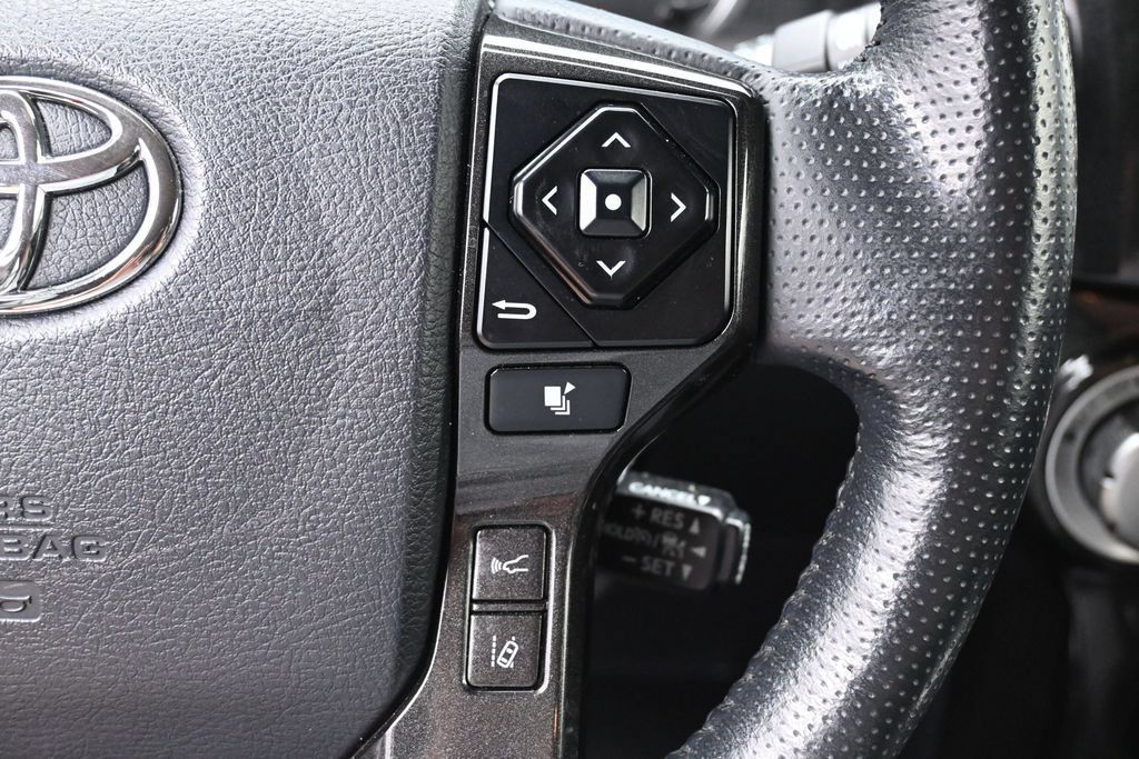 Used 2024 Toyota 4Runner TRD Off-Road Premium w/ Moonroof Package AWD/4WD image 18