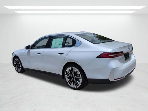 New 2027 BMW 530i RWD image 6