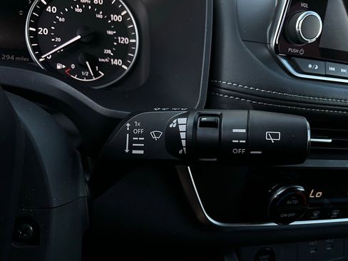 Used 2025 Nissan Rogue SV image 36