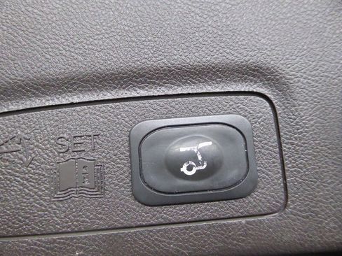Used 2019 Lincoln MKC Select w/ Select Plus Package FWD image 34
