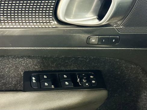 Used 2021 Volvo XC40 T5 R-Design w/ Climate Package image 19