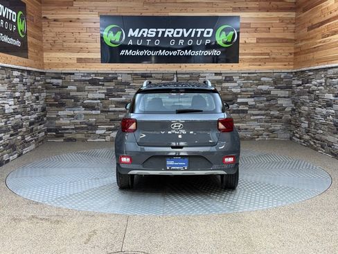 Certified 2024 Hyundai Venue Limited image 8