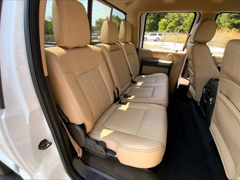 Used 2015 Ford F250 Lariat w/ Lariat Interior Package AWD/4WD image 24