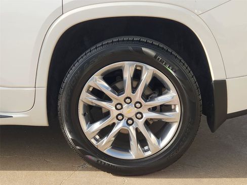 Used 2020 Chevrolet Traverse High Country FWD image 34