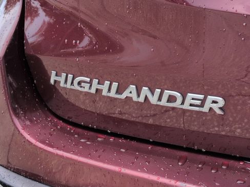 Used 2016 Toyota Highlander XLE AWD/4WD image 15