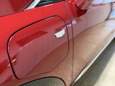 Used 2025 Cadillac Optiq Luxury 1 w/ LPO, Floor Liner Package image 38