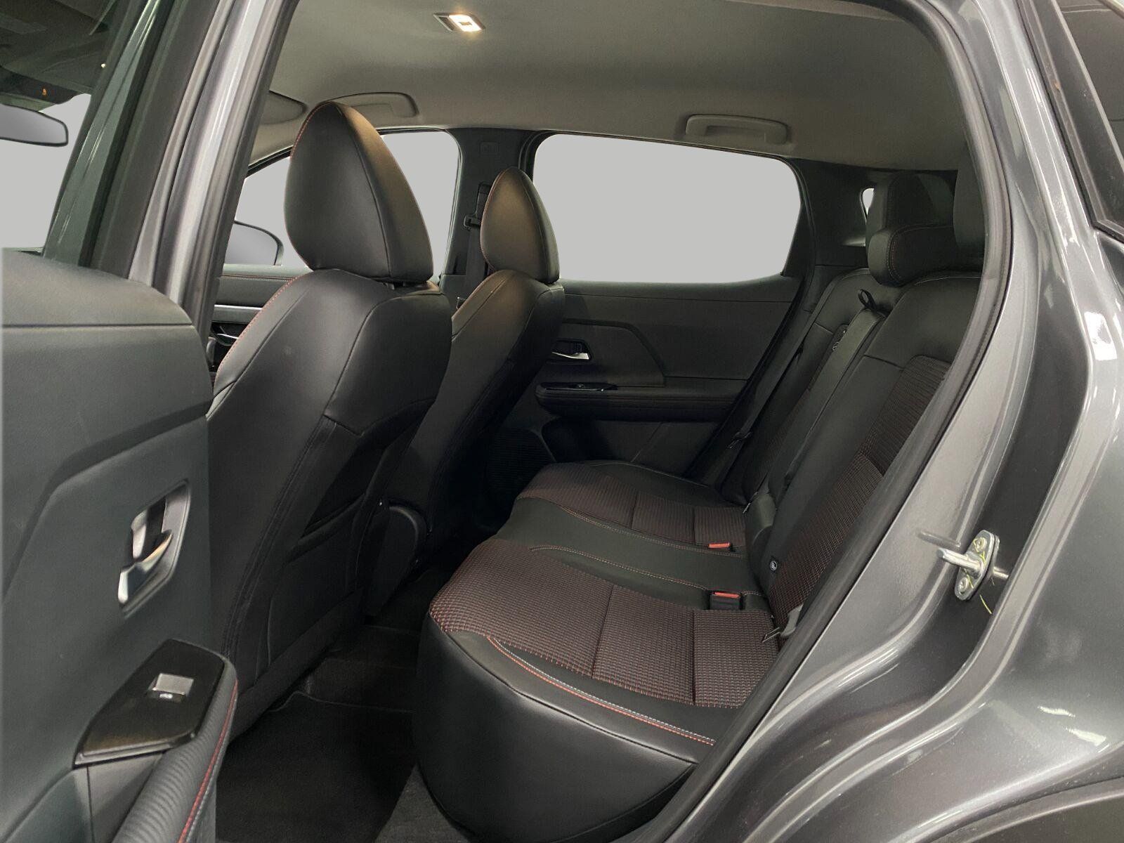 Certified 2025 Nissan Kicks SR AWD/4WD image 26