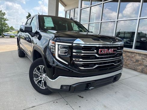 Used 2025 GMC Sierra 1500 SLT AWD/4WD image 2