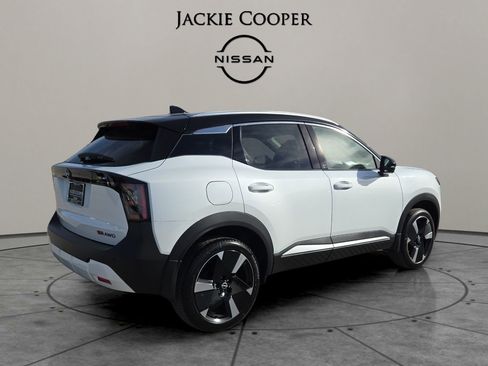 New 2026 Nissan Kicks SR image 5