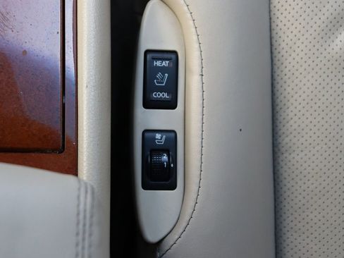 Used 2004 INFINITI Q45 Premium image 33