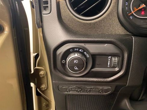 New 2026 Jeep Gladiator Sport image 18