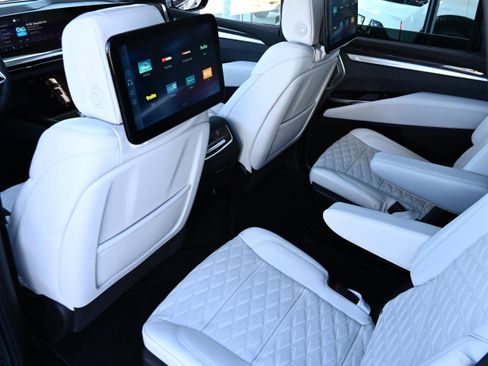 Used 2026 Cadillac Escalade V image 14