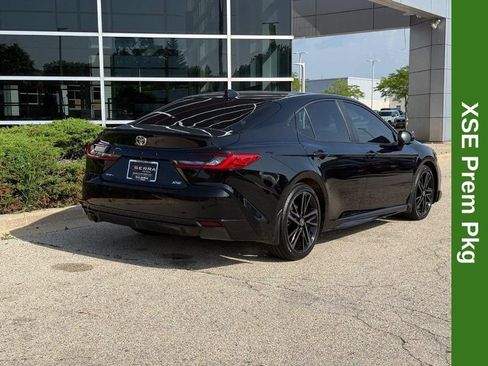 Used 2025 Toyota Camry XSE FWD image 3