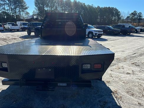 Used 2024 RAM 3500 Tradesman w/ Chrome Appearance Group image 9