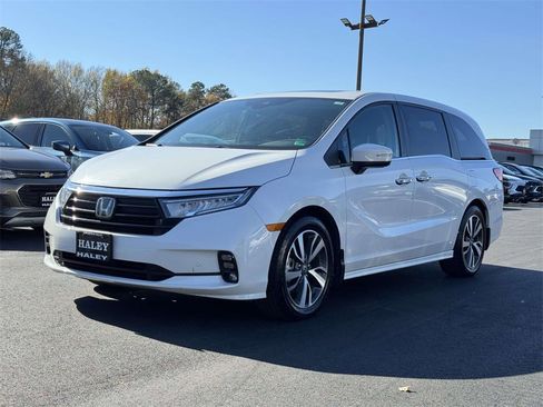Used 2023 Honda Odyssey Touring image 25