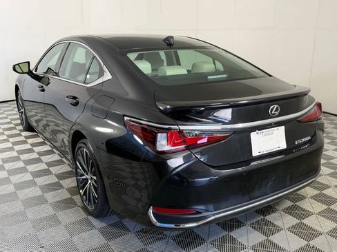 Certified 2025 Lexus ES 300h w/ Premium Package image 4
