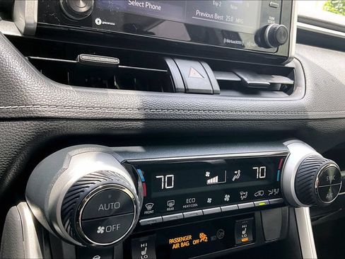 Certified 2019 Toyota RAV4 XLE w/ Convenience Package FWD image 17