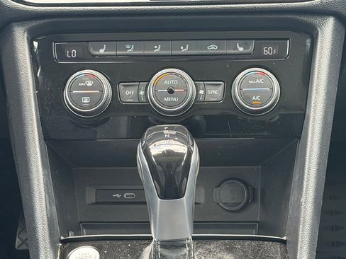 Certified 2022 Volkswagen Taos SEL AWD/4WD image 18