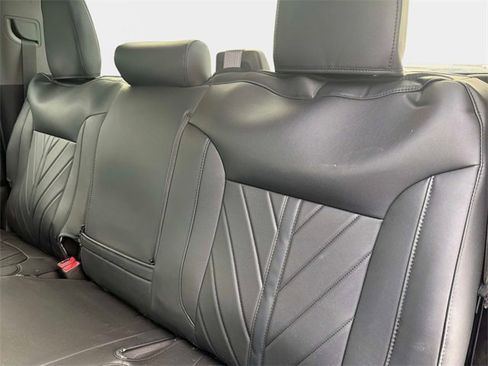 Used 2021 Chevrolet Silverado 1500 LT image 14