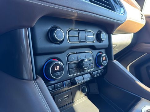 Used 2021 Chevrolet Tahoe High Country image 15