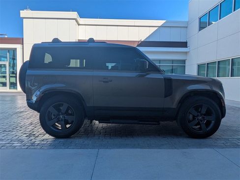 Used 2024 Land Rover Defender 90 X-Dynamic SE image 3