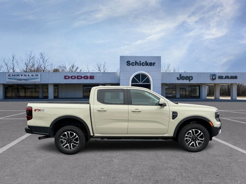 Used 2025 Ford Ranger Lariat w/ FX4 Off-Road Package AWD/4WD image 2