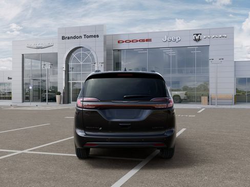 New 2026 Chrysler Pacifica Limited w/ S Appearance Package FWD image 7