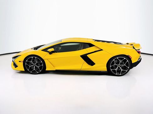 Used 2024 Lamborghini Revuelto AWD/4WD image 8