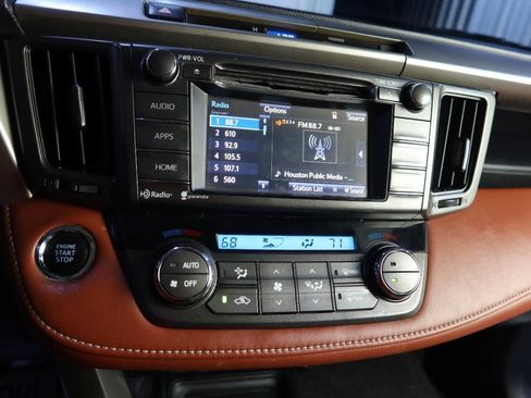 Used 2014 Toyota RAV4 Limited image 22