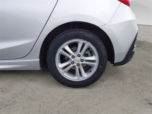 Used 2017 Chevrolet Cruze LT w/ Convenience Package image 14