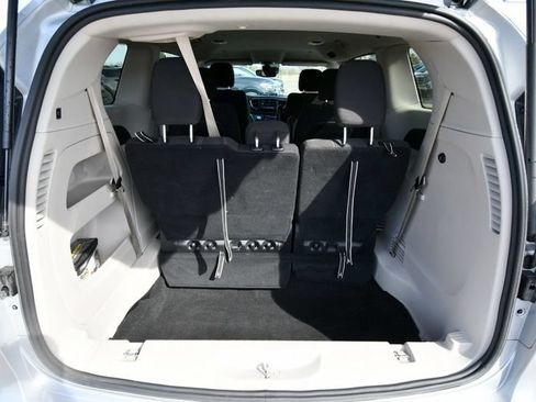 Used 2024 Chrysler Voyager LX FWD image 6