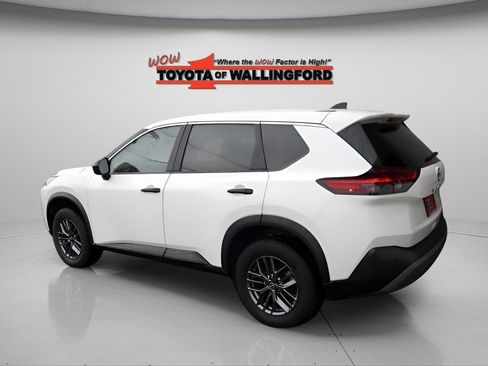 Used 2023 Nissan Rogue S image 7