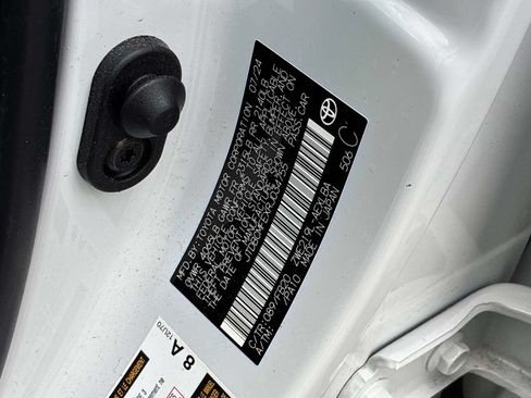 Used 2024 Toyota Corolla LE FWD image 28