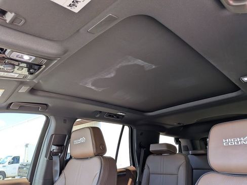 New 2026 Chevrolet Tahoe High Country AWD/4WD image 18