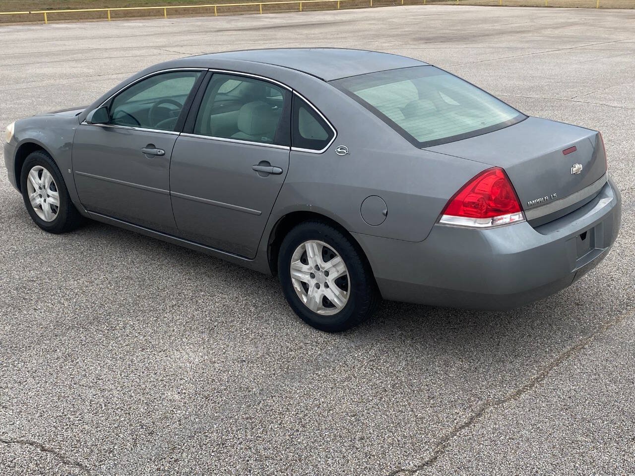 Used 2006 Chevrolet Impala LS FWD image 2