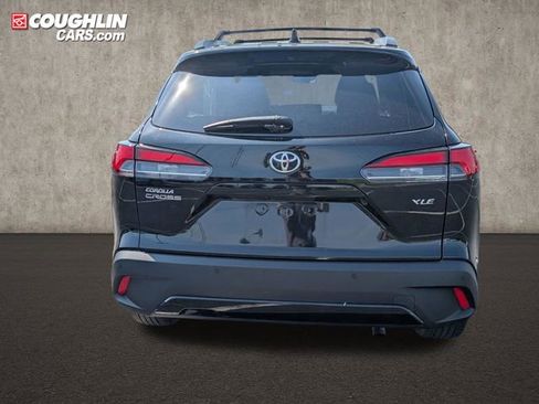 Used 2023 Toyota Corolla Cross XLE w/ Convenience Package FWD image 6