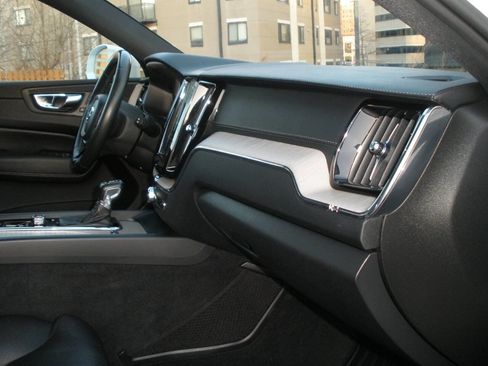 Used 2018 Volvo XC60 T6 Inscription w/ Advanced Package image 28