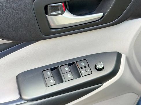Used 2015 Toyota Highlander XLE AWD/4WD image 19