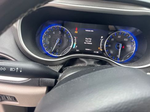 Used 2020 Chrysler Pacifica Touring-L Plus w/ Tire & Wheel Group FWD image 13