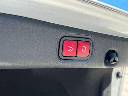 Used 2021 Mercedes-Benz E 450 4MATIC Sedan image 22