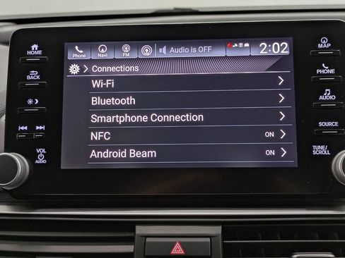 Used 2018 Honda Accord Touring image 11