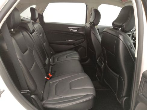 Used 2019 Ford Edge Titanium FWD image 19