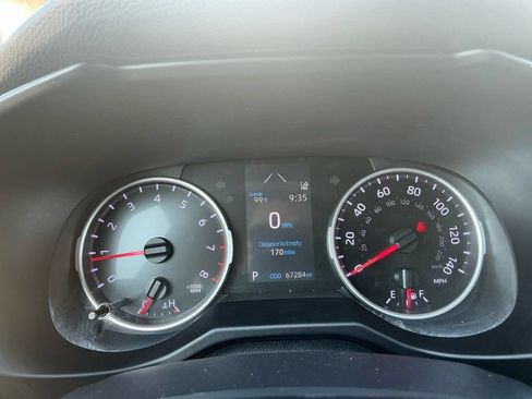 Used 2021 Toyota RAV4 LE FWD image 19