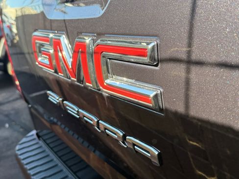 Used 2025 GMC Sierra 1500 Elevation image 11